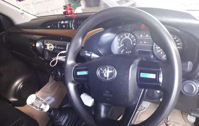 Dijual mobil bekas Toyota Hilux S Cab, Kalimantan Utara 