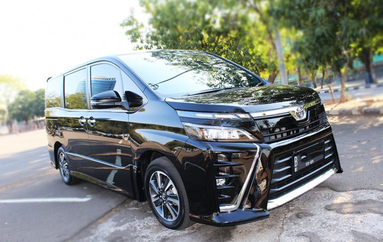 Dijual mobil bekas Toyota Voxy Matic 2018, DKI Jakarta