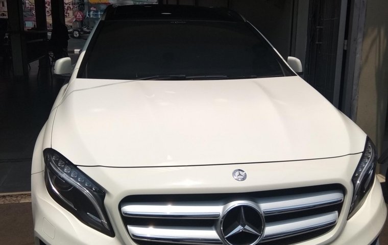Jual cepat Mercedes-Benz GLA 200 Gasoline 2015 murah di DKI Jakarta