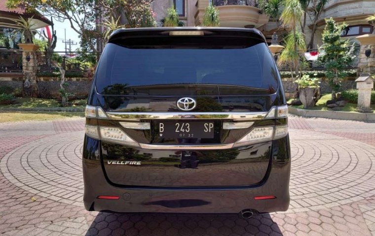 Jawa Timur, Toyota Vellfire ZG 2012 kondisi terawat