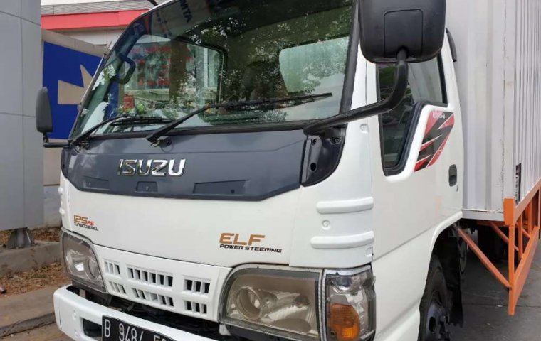 DKI Jakarta, Isuzu Elf 2013 kondisi terawat