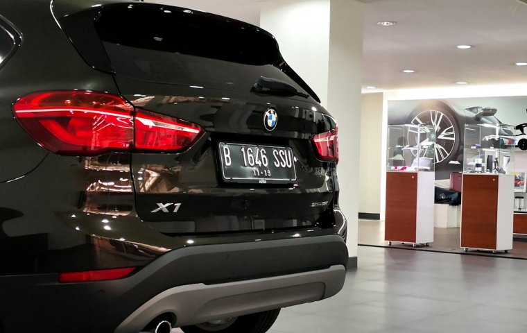 Jual cepat mobil BMW X1 sDrive18i 2018 di Jawa Timur