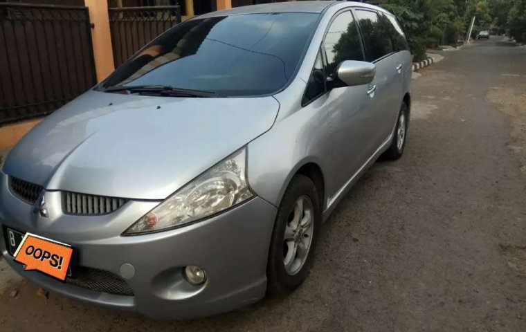 Jawa Barat, Mitsubishi Grandis GLS 2008 kondisi terawat