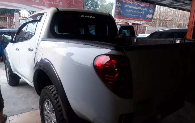 Mitsubishi Triton 2014 Sumatra Selatan dijual dengan harga termurah