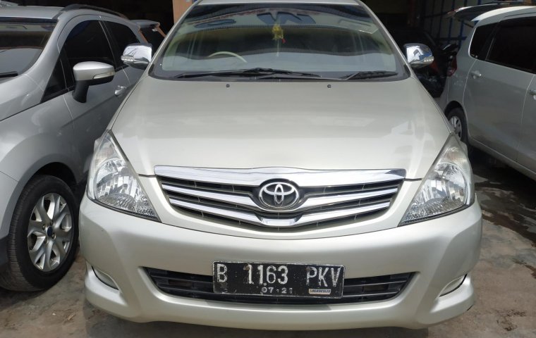 Dijual mobil Toyota Kijang Innova 2.5 V 2011 bekas di Jawa Barat