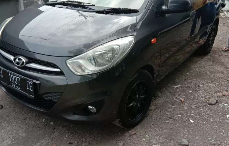 Mobil Hyundai I10 2011 GLS terbaik di Jawa Timur