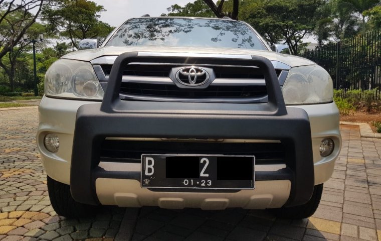 Jual mobil Toyota Fortuner 2.7 G Luxury AT 2005 bekas, Banten