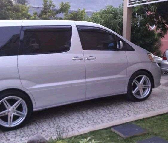 Mobil Toyota Alphard 2003 V terbaik di Sumatra Selatan