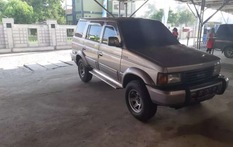 Mobil Isuzu Panther 1998 dijual, Sumatra Selatan