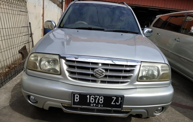 Dijual mobil bekas Suzuki Escudo 2.0i 2001 murah di Jawa Barat