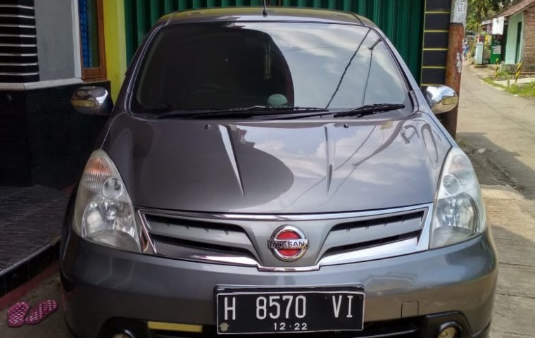 Jual mobil Nissan Grand Livina SV 2013 murah di Jawa Tengah