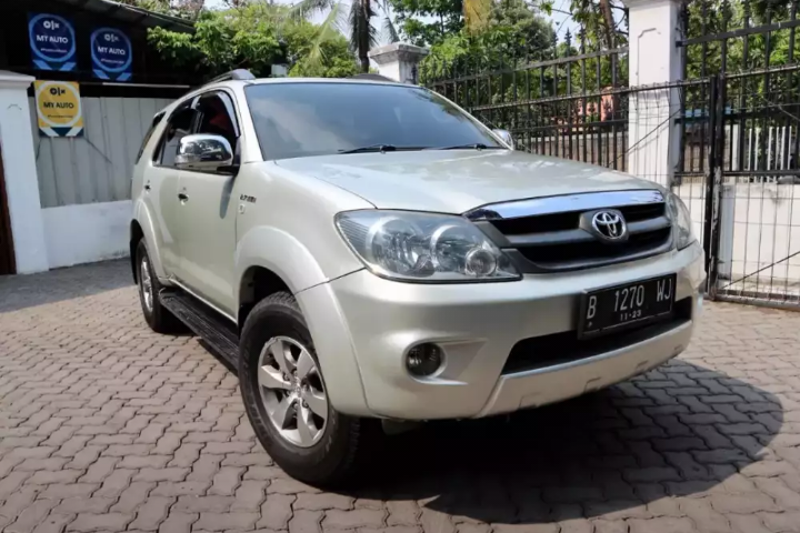 Dijual mobil bekas Toyota Fortuner G Luxury 2007 murah di DKI Jakarta