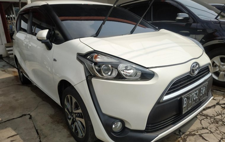 Mobil Toyota Sienta V AT 2017 dijual, Jawa Barat 