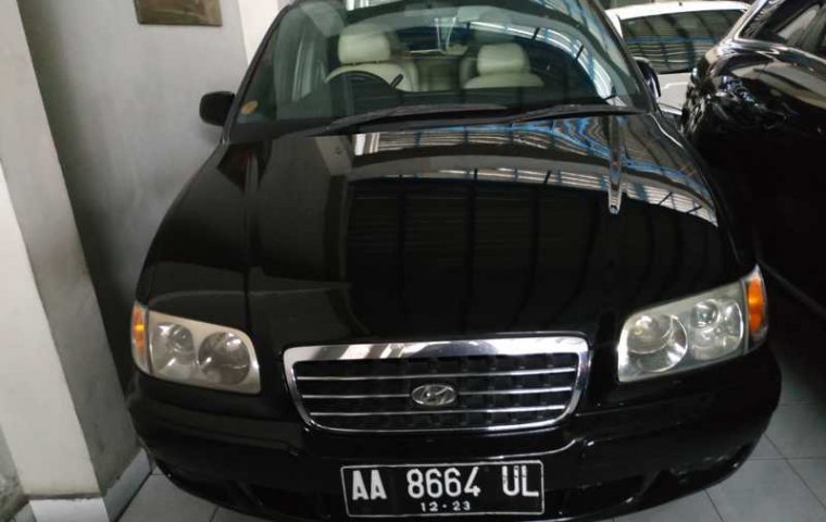 Jual mobil bekas murah Hyundai Trajet GLS 2004 di DIY Yogyakarta