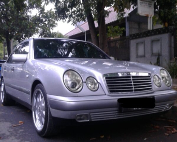 Mobil bekas Mercedes-Benz E-Class E320 1997 dijual, Jawa Barat 