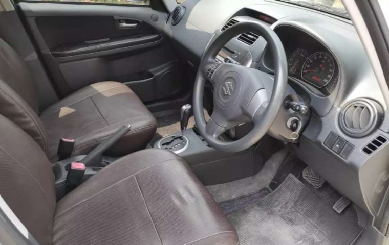 Suzuki SX4 2009 Jawa Timur dijual dengan harga termurah