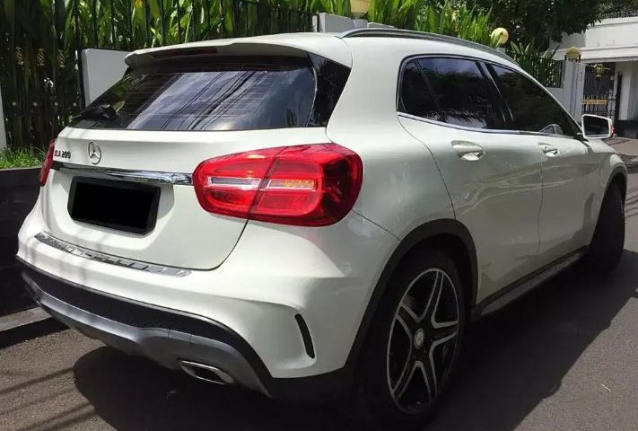 Jual mobil Mercedes-Benz GLA 200 Sport AMG Panoramic Sunroof 2015 bekas di DKI Jakarta