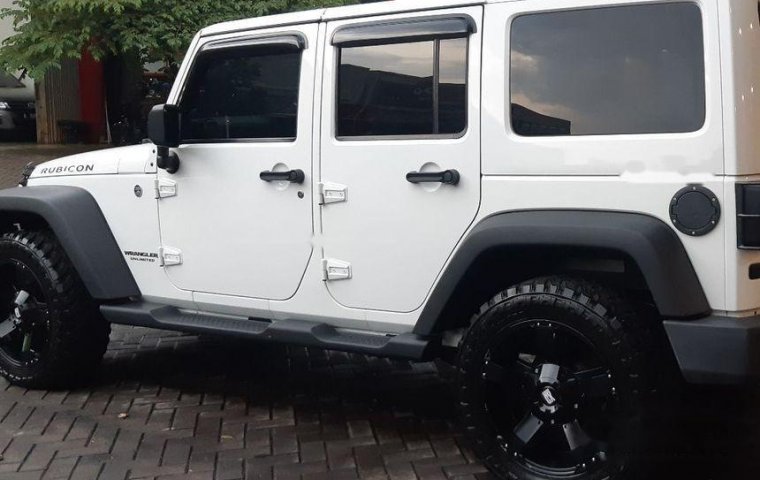 Mobil Jeep Wrangler 2012 Rubicon terbaik di DKI Jakarta