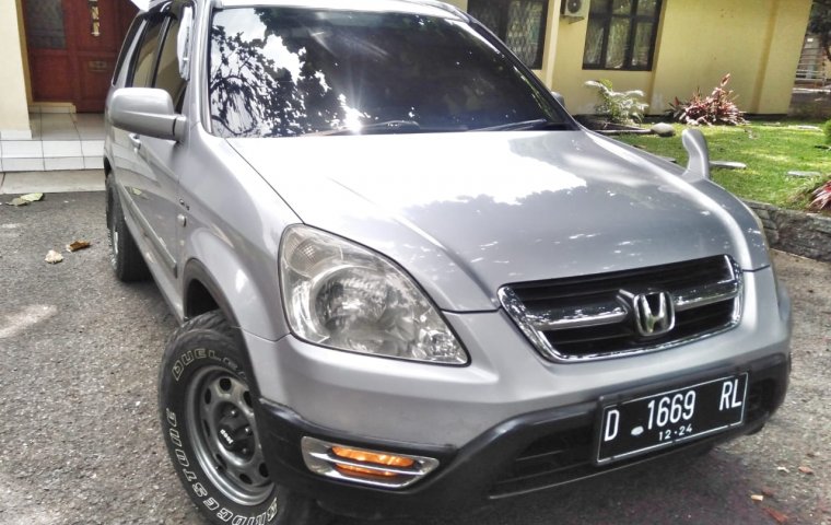 Jual mobil Mobil Honda CR-V 2.0 i-VTEC 2002 dengan harga murah di Jawa Barat 