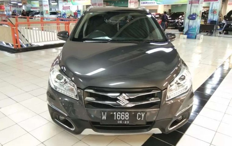 Mobil Suzuki SX4 S-Cross 2016 terbaik di Jawa Timur