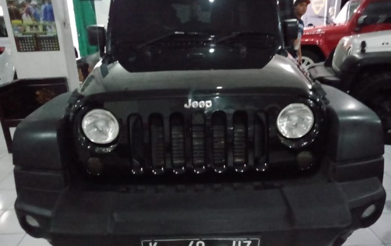 Jual mobil Jeep Wrangler Rubicon Sport CRD Diesel Unlimited 2014 terawat di DIY Yogyakarta