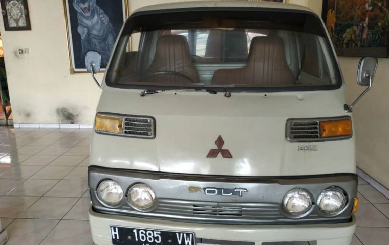 Jual mobil Mitsubishi Colt 1.5 Manual 1981 dengan harga murah di Jawa Tengah 