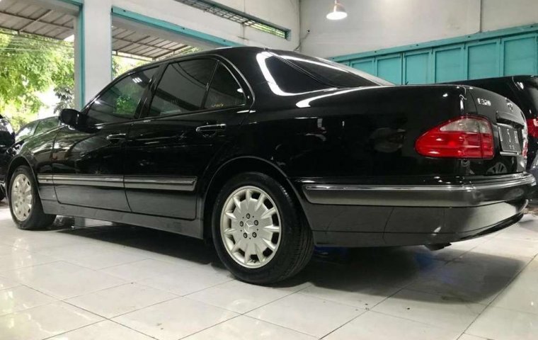 Mercedes-Benz E-Class 2000 Bali dijual dengan harga termurah