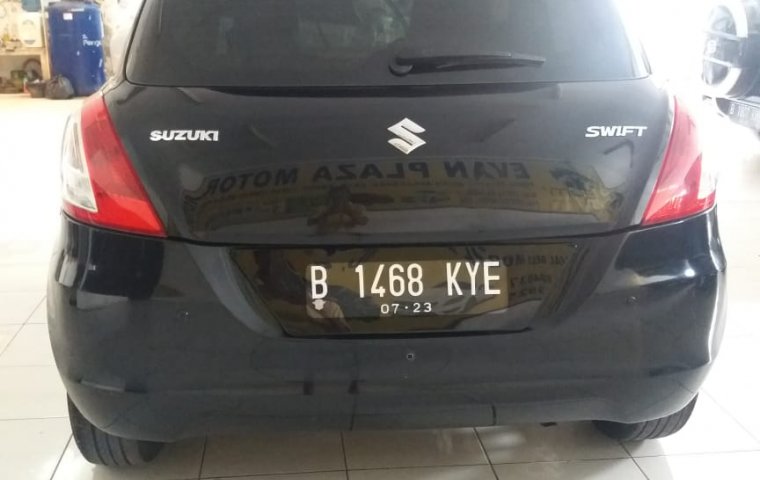 Jual mobil Suzuki Swift GX MT 2014 murah di Jawa Barat 