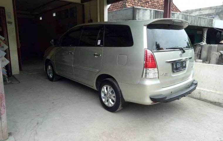 Mobil Toyota Kijang Innova 2011 terbaik di Jawa Tengah