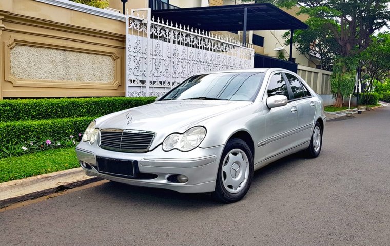 Jual mobil bekas murah Mercedes-Benz C-Class C200 W203 2002 di Banten