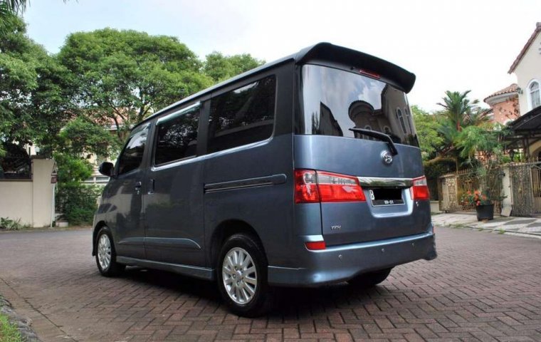 Jual Daihatsu Luxio X 2011 harga murah di Banten