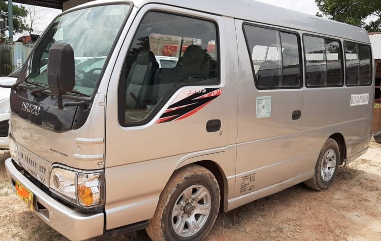 Jual Cepat Mobil Isuzu Minibus Elf 2.8 Turbo Intercooler 2016 di Riau