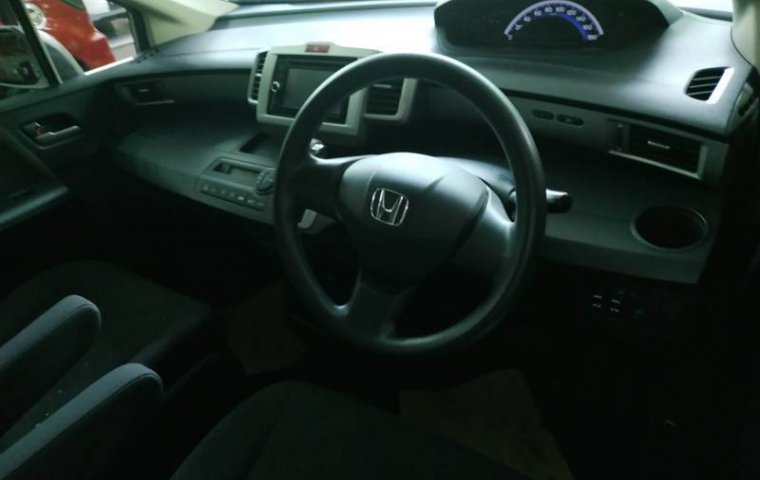 Jual mobil bekas murah Honda Freed 1.5 NA 2012 di DIY Yogyakarta