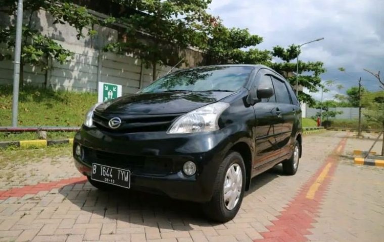 Jual Cepat Mobil Daihatsu Xenia X 2014 di Bogor