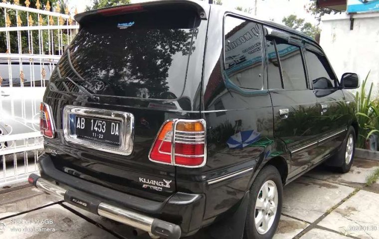 DIY Yogyakarta, Toyota Kijang SGX 2002 kondisi terawat