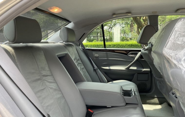 Jual Cepat Mobil Mercedes-Benz E-Class E320 2002 di Jawa Timur