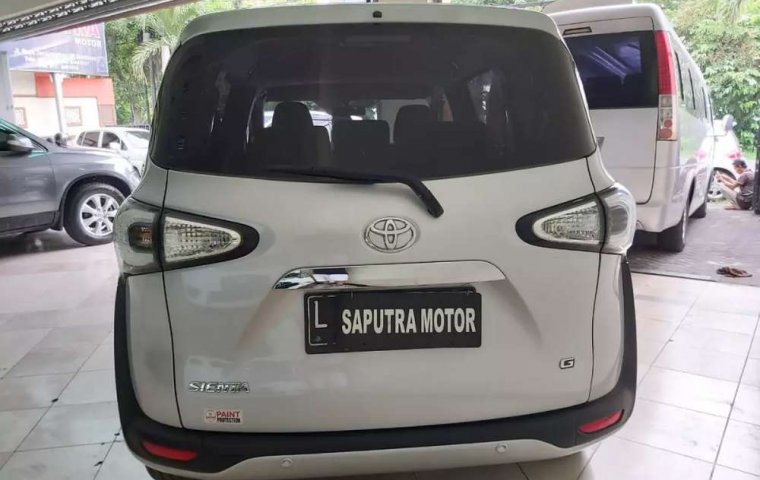 Mobil Toyota Sienta 2018 G dijual, Jawa Timur