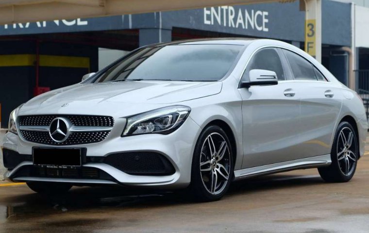 Mobil Mercedes-Benz CLA 2019 200 terbaik di DKI Jakarta