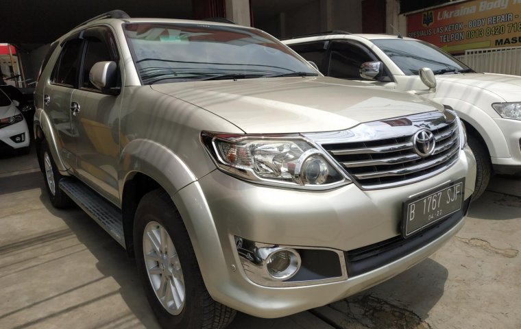 Dijual mobil Toyota Fortuner 2.5 G AT 2012 dengan harga terjangkau, Jawa Barat 