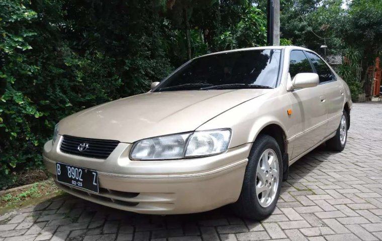 Banten, Toyota Camry G 2000 kondisi terawat