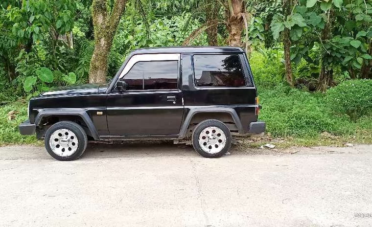 Mobil Daihatsu Feroza 1994 terbaik di Sumatra Barat