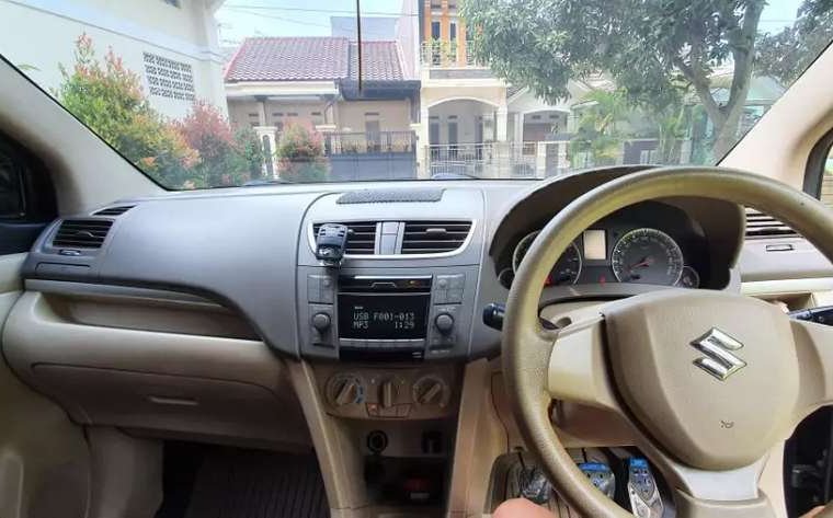 Mobil Suzuki Ertiga 2015 GL dijual, Jawa Barat