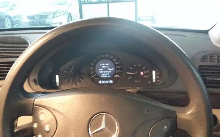 Dijual mobil bekas Mercedes-Benz E-Class E 200, DKI Jakarta 