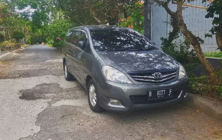 Dijual mobil bekas Toyota Kijang Innova V Luxury, Bali 