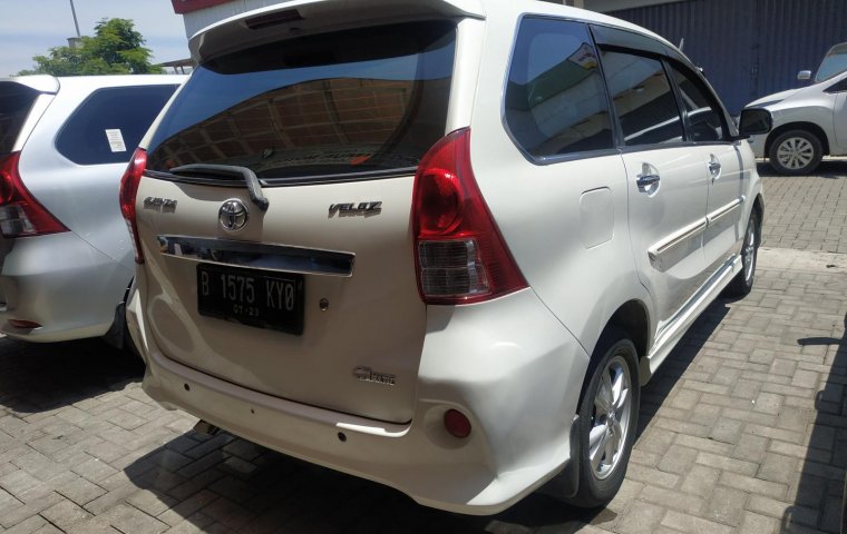 Mobil Toyota Avanza Veloz AT 2014 dijual, Jawa Barat 
