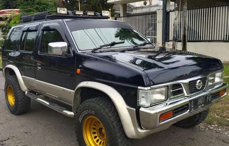 Dijual mobil bekas Nissan Terrano Kingsroad F2, Jawa Timur 