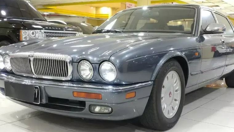DKI Jakarta, Dijual cepat Jaguar XJ Six 1996 bekas 