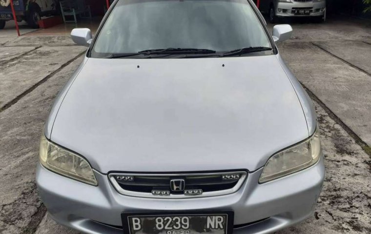 Mobil Honda Accord 2000 VTi-L terbaik di Jawa Tengah