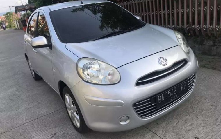 Nissan March 2011 Sumatra Barat dijual dengan harga termurah