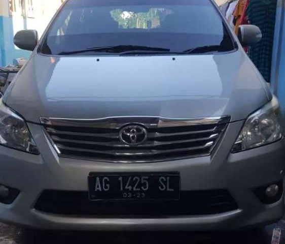 Mobil Toyota Kijang Innova 2011 V terbaik di Jawa Timur